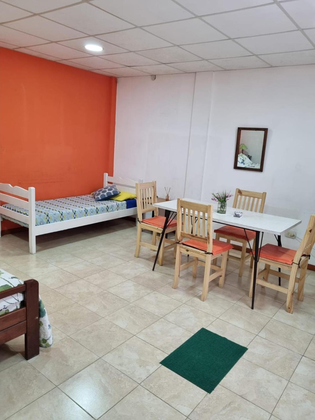 Apartment Monoambiente Con Tv Y Heladera